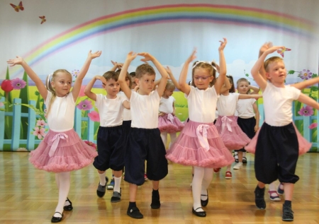 Pokaz taneczny w grupie 5 latków