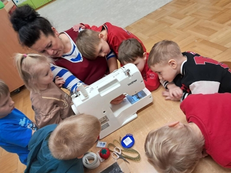 TAŃCOWAŁA IGŁA Z NITKĄ…