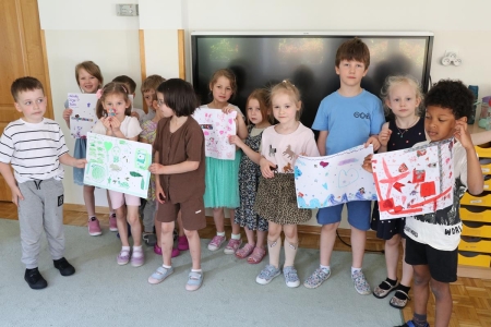 „Kolory świata” – zajęcia z wolontariuszkami – 5 i 6-latki