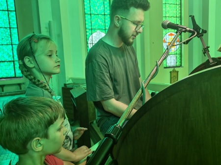 Spotkanie z organistą – poznajemy świat muzyki