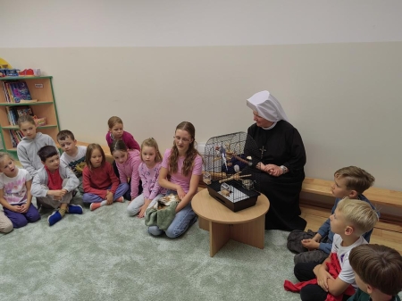 Spotkanie ze świnką morską i papugą