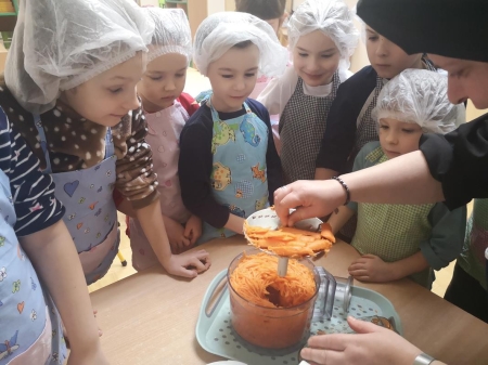 Zajęcia kulinarne - ciasto marchewkowe