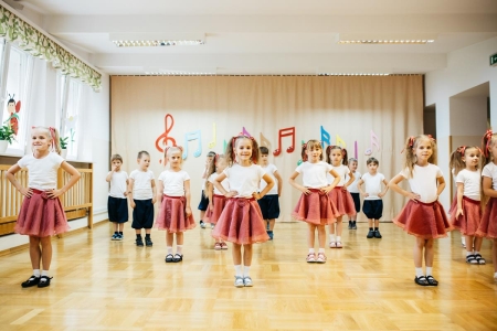 Pokaz taneczny grupy 5 latków